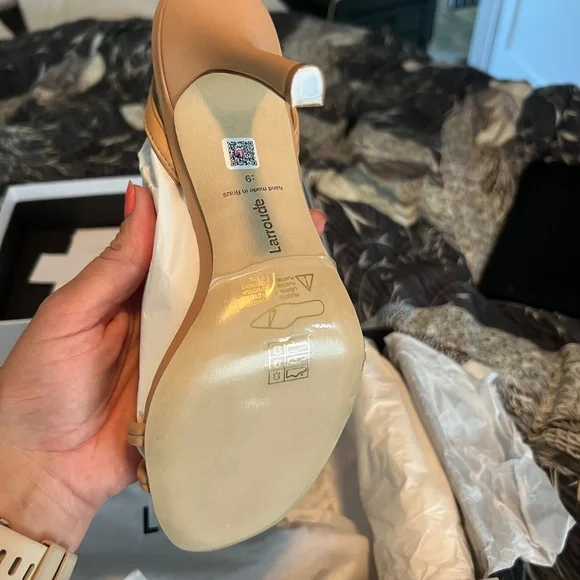 Larroude Annie Sandal - Picture 2 of 4